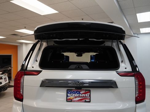 Used 2023 GMC Yukon Denali Ultimate image 13