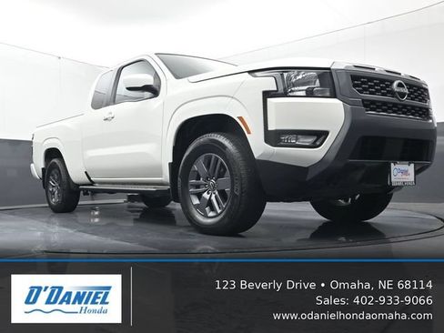 Used 2025 Nissan Frontier SV w/ SV Convenience Package AWD/4WD image 14