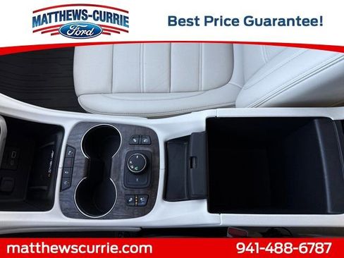 Used 2023 GMC Acadia Denali w/ Denali Ultimate Package image 21
