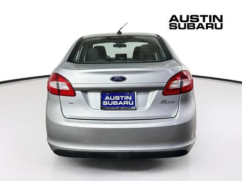 Used 2013 Ford Fiesta SE FWD image 6