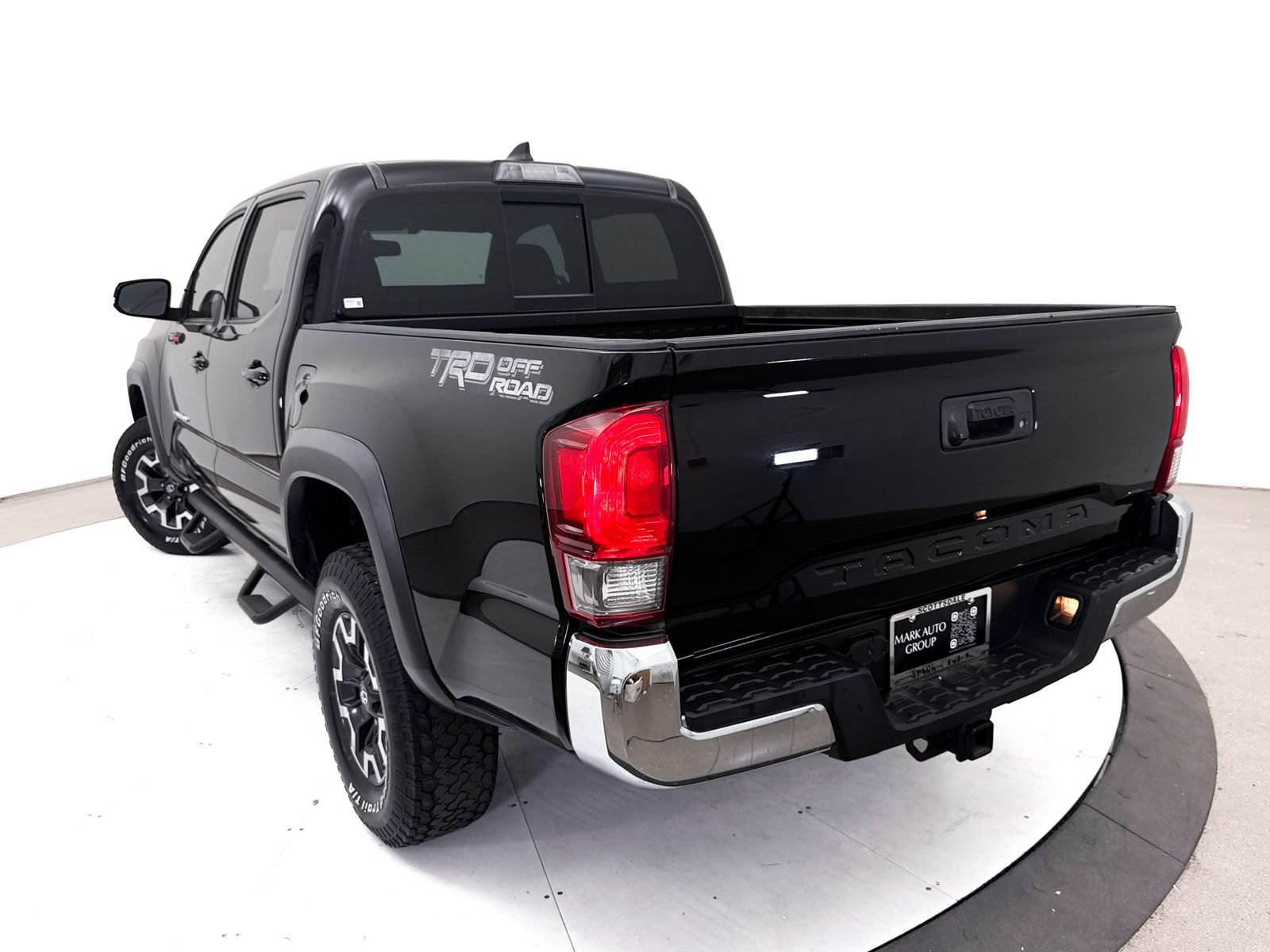 Used 2017 Toyota Tacoma TRD Off-Road w/ Tow Package RWD image 6