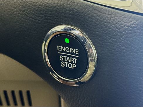 Used 2021 Ford Edge Titanium FWD image 21