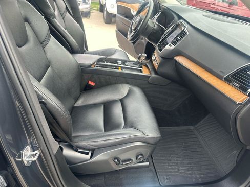 Used 2022 Volvo XC90 T6 Momentum w/ Advanced Package AWD/4WD image 27