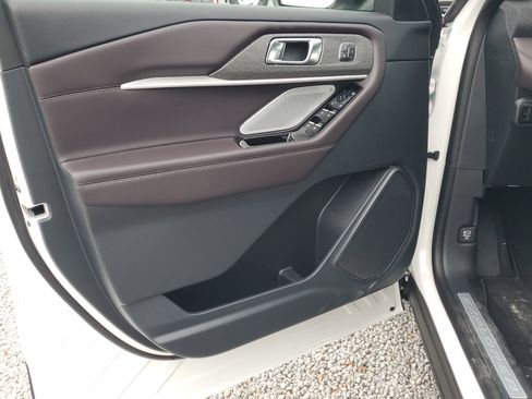 New 2026 Ford Explorer Platinum image 17