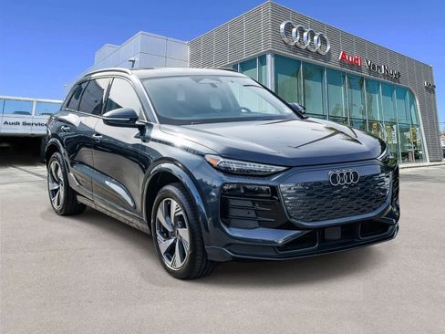 Used 2025 Audi Q6 e-tron Premium Plus image 5