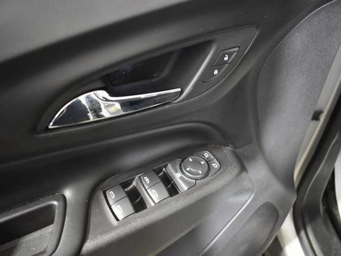 Used 2020 Chevrolet Equinox LT image 8