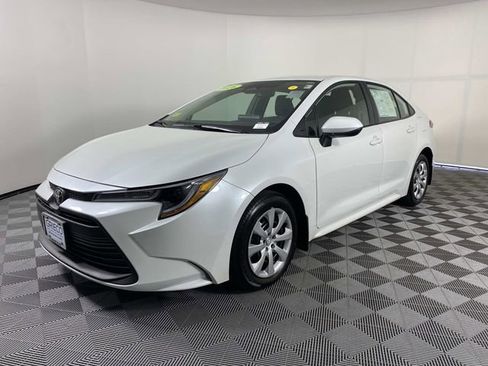 Used 2026 Toyota Corolla LE FWD image 4