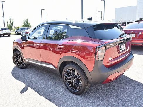 New 2025 Nissan Kicks SR w/ SR Premium Package AWD/4WD image 4