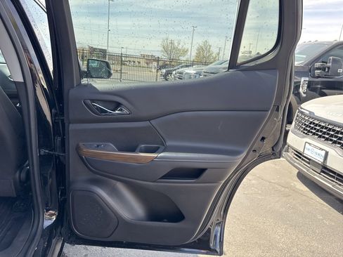 Used 2021 GMC Acadia SLE w/ Driver Convenience Package image 13