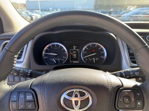 Used 2016 Toyota Highlander XLE image 20