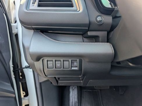 Certified 2025 Subaru Ascent Bronze Edition AWD/4WD image 11
