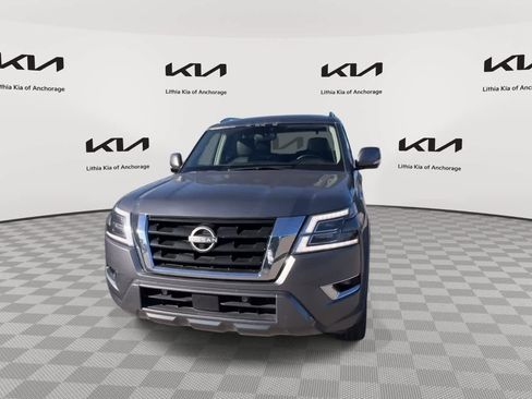 Used 2023 Nissan Armada SL w/ Captain's Chairs Package image 3