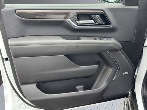 New 2026 GMC Yukon Elevation w/ Elevation Premium Package AWD/4WD image 13