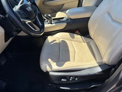 Used 2019 Cadillac XT5 Luxury FWD image 16
