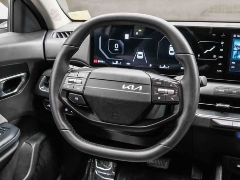 Used 2025 Kia K4 EX FWD image 18