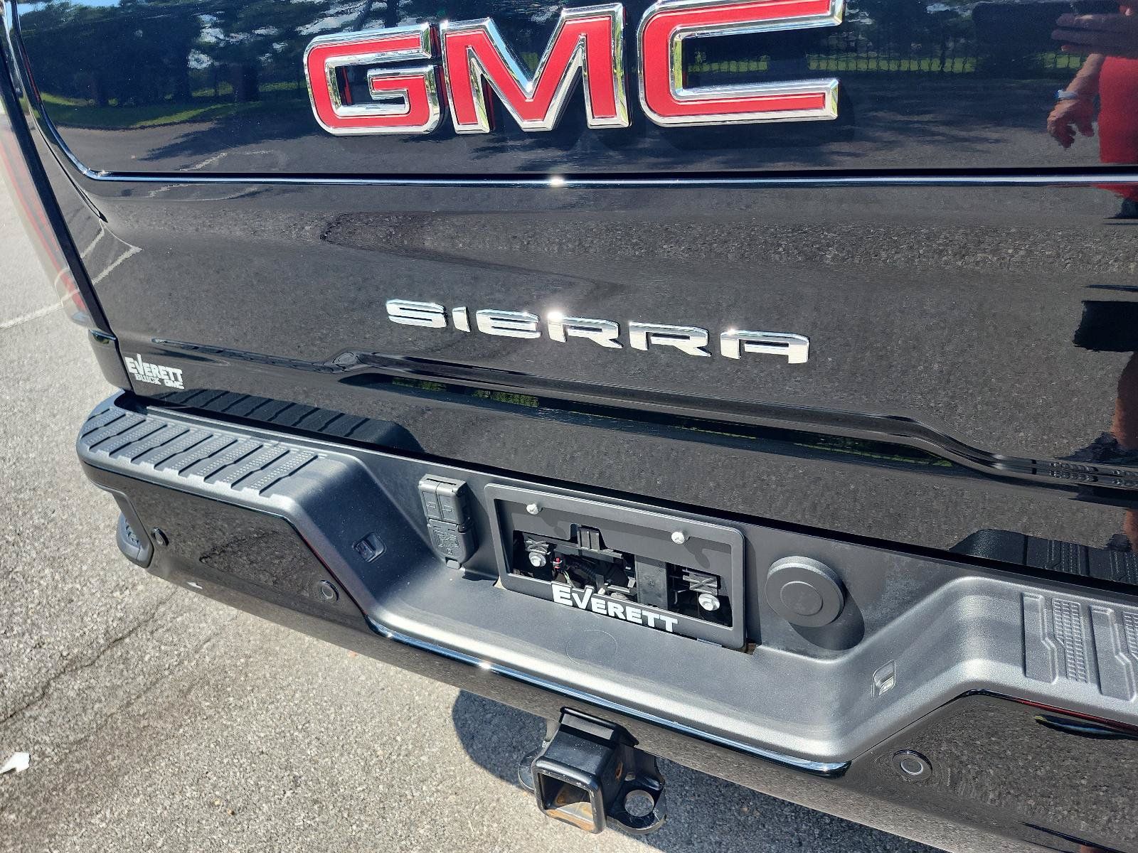 Used 2025 GMC Sierra 2500 AT4 w/ AT4 Premium Plus Package AWD/4WD image 4