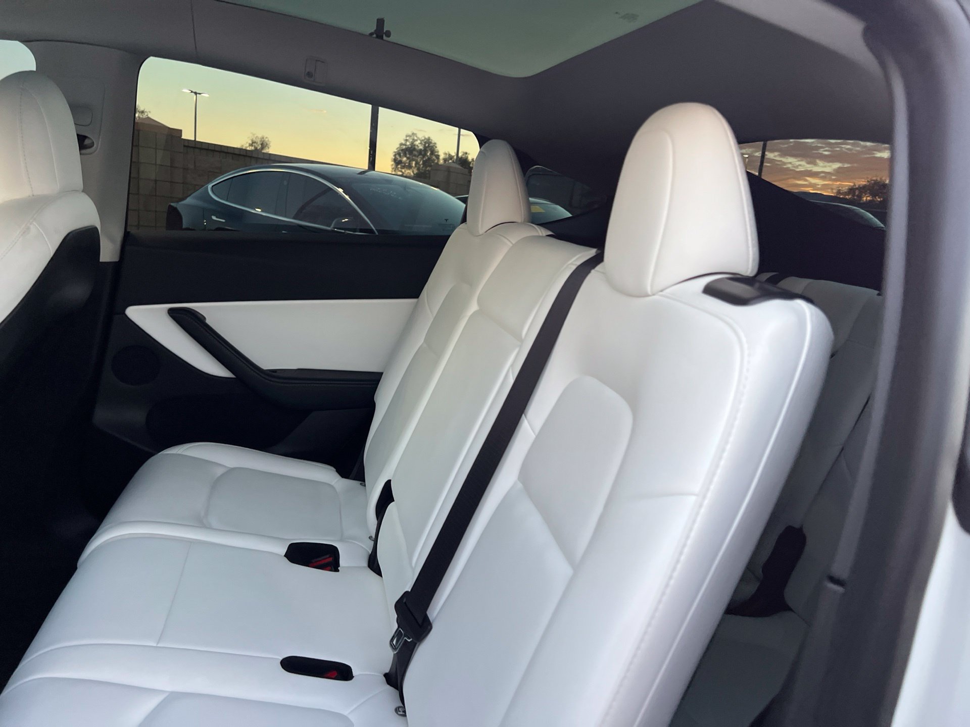 Used 2021 Tesla Model Y Long Range AWD/4WD image 25