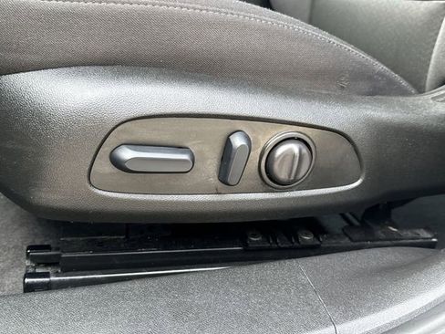 Used 2025 Chevrolet Malibu LT FWD image 18