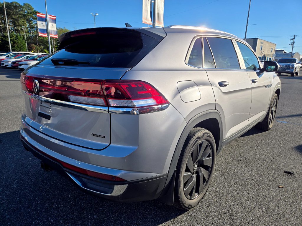 Used 2024 Volkswagen Atlas Cross Sport SE w/ Panoramic Sunroof Package AWD/4WD image 5