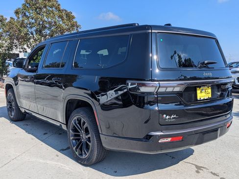 New 2026 Jeep Grand Wagoneer L Summit w/ Premium Group III image 4