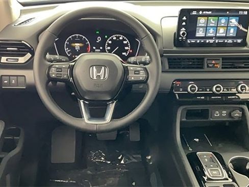 New 2025 Honda Pilot EX-L image 4