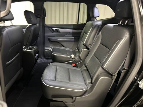 Used 2025 Buick Enclave Sport Touring image 23