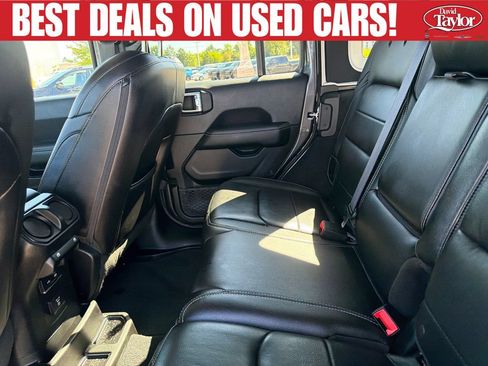 Used 2018 Jeep Wrangler Unlimited Sahara AWD/4WD image 20