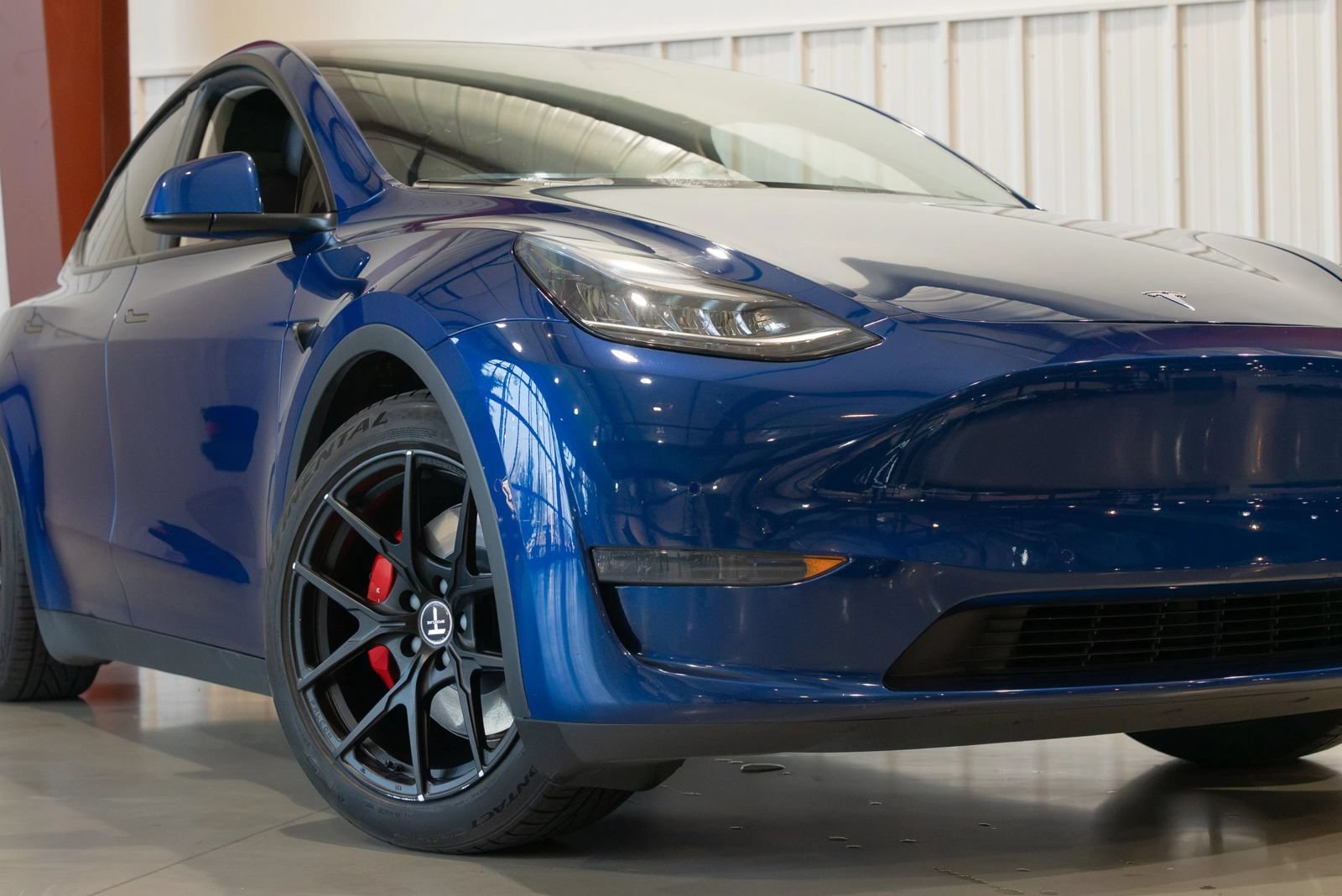 Used 2020 Tesla Model Y Performance AWD/4WD image 2