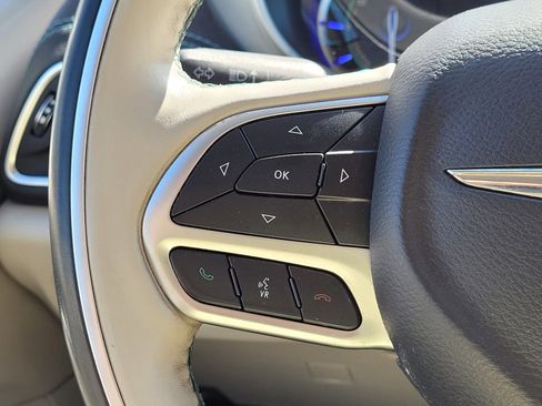 Used 2018 Chrysler Pacifica Limited w/ Advanced Safetytec Group image 21