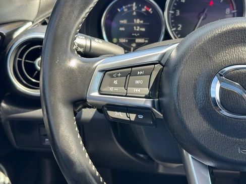Used 2024 MAZDA MX-5 Miata Grand Touring RWD image 11