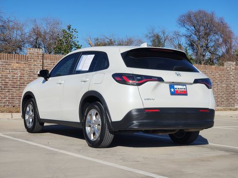 Certified 2023 Honda HR-V LX image 8