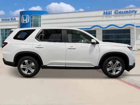 New 2025 Honda Pilot EX-L image 6