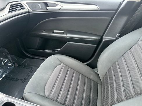 Certified 2020 Ford Fusion SE image 17