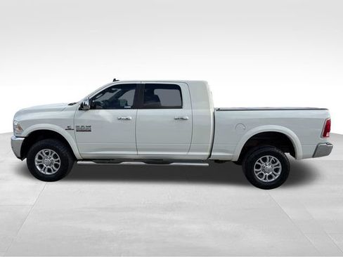 Used 2016 RAM 2500 Laramie w/ Convenience Group AWD/4WD image 4