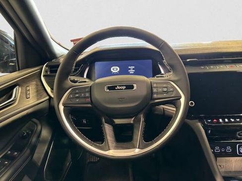 New 2026 Jeep Grand Cherokee L Limited w/ Limited Altitude Package AWD/4WD image 13