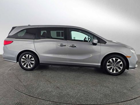 Used 2023 Honda Odyssey EX-L image 2