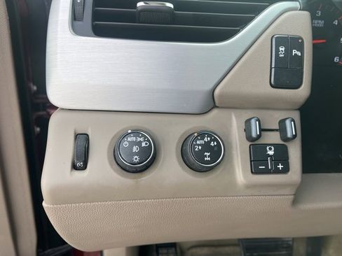 Used 2016 GMC Yukon SLE w/ HD Trailering Package image 25