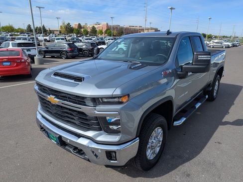 Certified 2025 Chevrolet Silverado 2500 LT w/ Safety Package AWD/4WD image 8