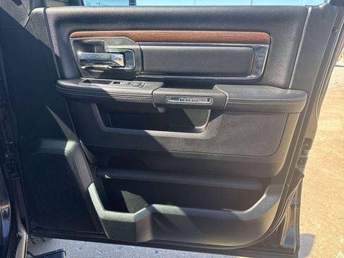Used 2018 RAM 1500 Laramie w/ Convenience Group image 25