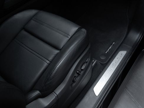 Certified 2022 Porsche Cayenne S AWD/4WD image 38