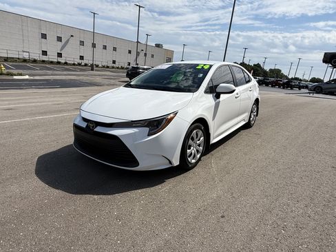 Certified 2024 Toyota Corolla LE FWD image 2