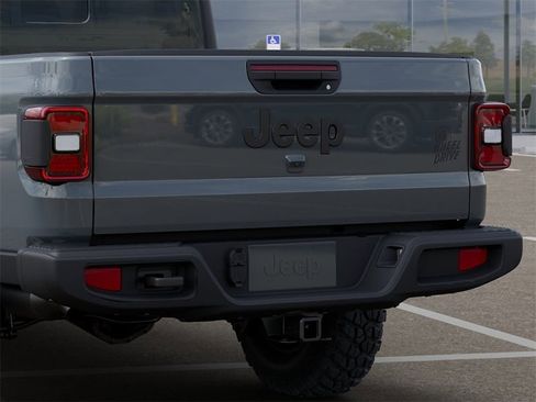 New 2025 Jeep Gladiator Willys image 13