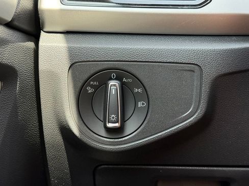 Used 2022 Volkswagen Atlas SE FWD image 8