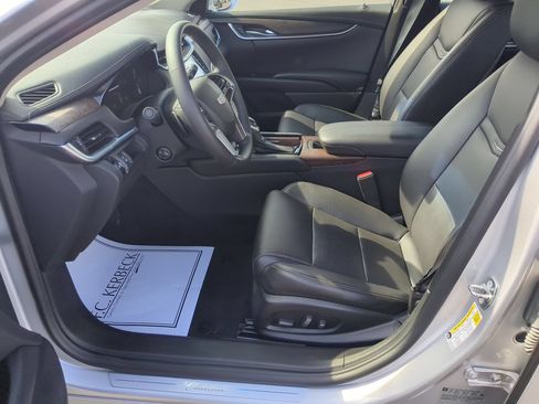 Certified 2018 Cadillac XTS Luxury FWD image 17