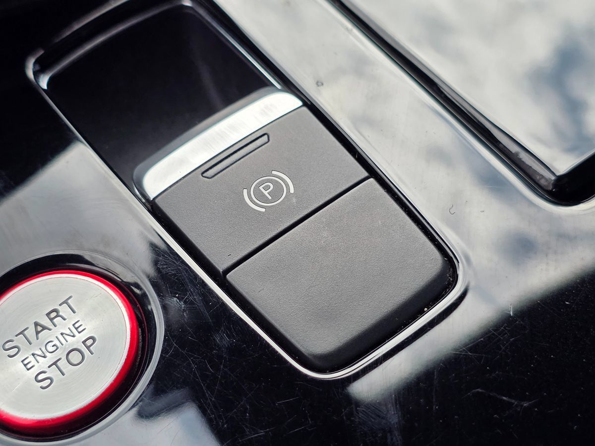 Used 2015 Audi S8 AWD/4WD image 48