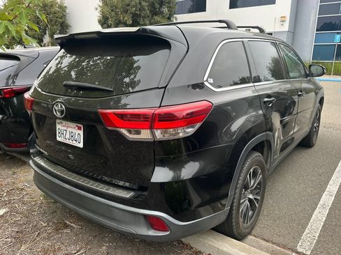 Used 2019 Toyota Highlander LE w/ Protection Package #3 FWD image 5