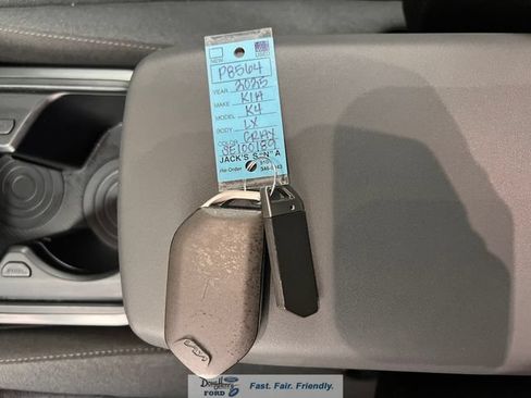 Used 2025 Kia K4 FWD image 46