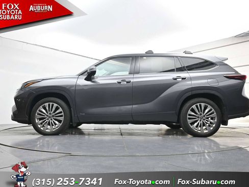 Used 2024 Toyota Highlander Platinum AWD/4WD image 27