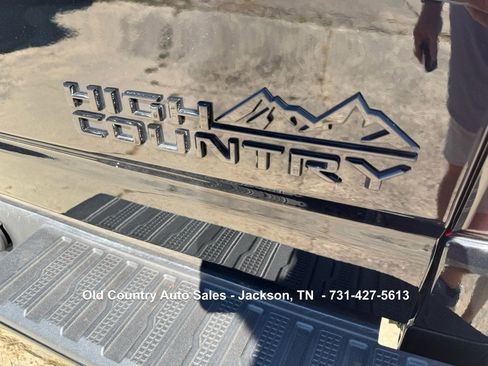 Used 2025 Chevrolet Silverado 2500 High Country w/ Midnight Edition image 9