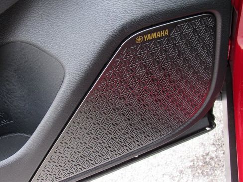 New 2025 Mitsubishi Outlander SE image 13